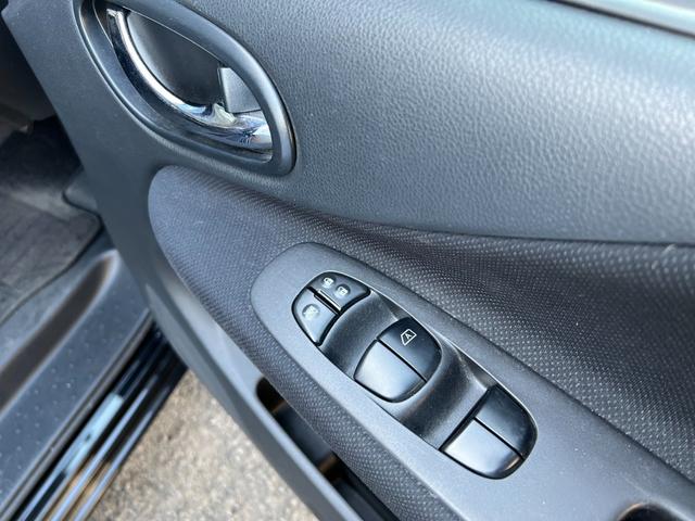 セレナ ハイウェイスター　Ｓ－ハイブリッド　Ｖセレクション　ナビ　ＴＶ　インテリジェントキー　アルミホイール　オートエアコン　両側電動スライドドア　電動格納ミラー　パワーウィンドウ（22枚目）