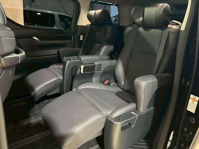 アルファード 2.5S Cパッケージ サンルーフ/ガラスルーフ/レーンキープ/衝突軽減/横滑り防止/バックカメラ/クルーズコントロール/オートマッチクハイビーム/ナビ/フルセグ/アクセル踏み間違/電動リアゲート(20枚目)