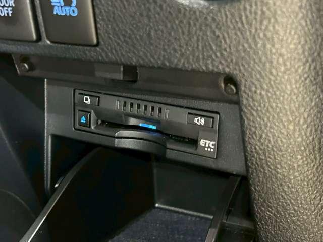 アルファード 2.5S Cパッケージ サンルーフ/ガラスルーフ/レーンキープ/衝突軽減/横滑り防止/バックカメラ/クルーズコントロール/オートマッチクハイビーム/ナビ/フルセグ/アクセル踏み間違/電動リアゲート(28枚目)