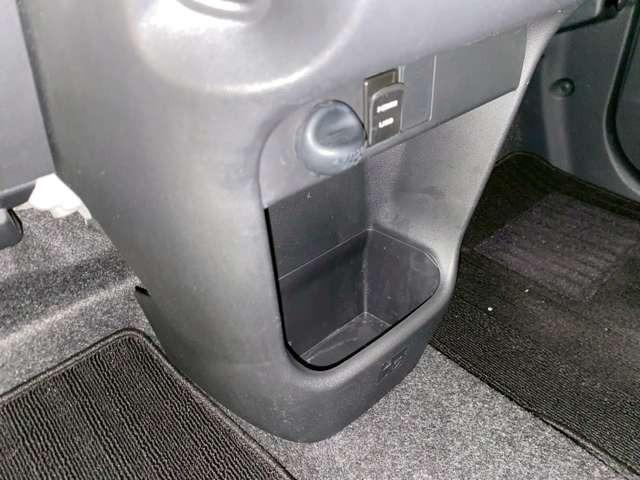 ムーヴキャンバス Ｇメイクアップリミテッド　ＳＡＩＩＩ　アイドリングストップ　スマートキー　プッシュスタート　セキュリティー　ベンチシート　両側パワースライドドア　レーンキープアシスト　アラウンドビューモニター（31枚目）