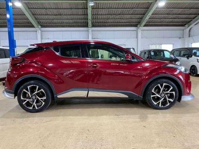 Ｃ－ＨＲ Ｇ　バックモニター／フルセグＴＶ／ドライブレコーダ／ナビ＆ＴＶ　スマートキー／ＥＴＣ／オートエアコン／キーレス／エアバッグ衝突軽減装置／電動パーキングブレーキ（9枚目）