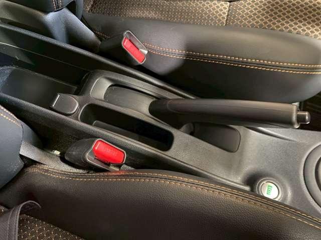 �T�C�h�u���[�L���ӑ���