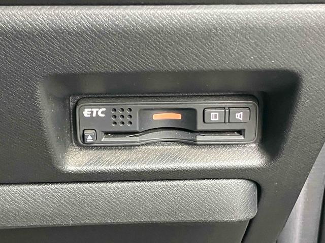 ステップワゴンスパーダ Z ETC バックカメラ ナビ TV 両側電動スライドドア オートライト HID スマートキー 電動格納ミラー 3列シート CVT アルミホイール CD DVD再生 盗難防止システム 衝突安全ボディ(4枚目)