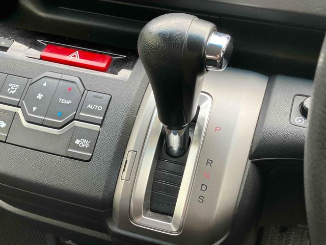 ステップワゴンスパーダ Z ETC バックカメラ ナビ TV 両側電動スライドドア オートライト HID スマートキー 電動格納ミラー 3列シート CVT アルミホイール CD DVD再生 盗難防止システム 衝突安全ボディ(8枚目)