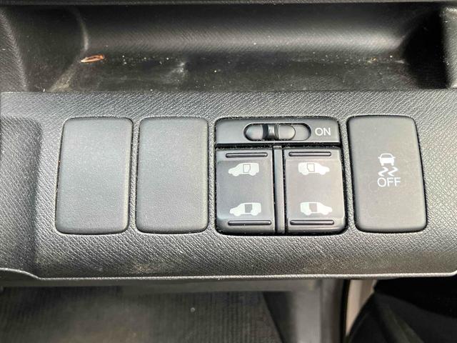 ステップワゴンスパーダ Z ETC バックカメラ ナビ TV 両側電動スライドドア オートライト HID スマートキー 電動格納ミラー 3列シート CVT アルミホイール CD DVD再生 盗難防止システム 衝突安全ボディ(10枚目)