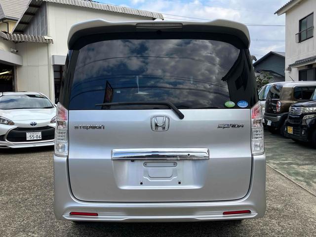 ステップワゴンスパーダ Z ETC バックカメラ ナビ TV 両側電動スライドドア オートライト HID スマートキー 電動格納ミラー 3列シート CVT アルミホイール CD DVD再生 盗難防止システム 衝突安全ボディ(16枚目)