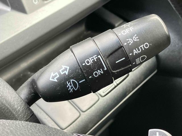 ステップワゴンスパーダ Z ETC バックカメラ ナビ TV 両側電動スライドドア オートライト HID スマートキー 電動格納ミラー 3列シート CVT アルミホイール CD DVD再生 盗難防止システム 衝突安全ボディ(44枚目)