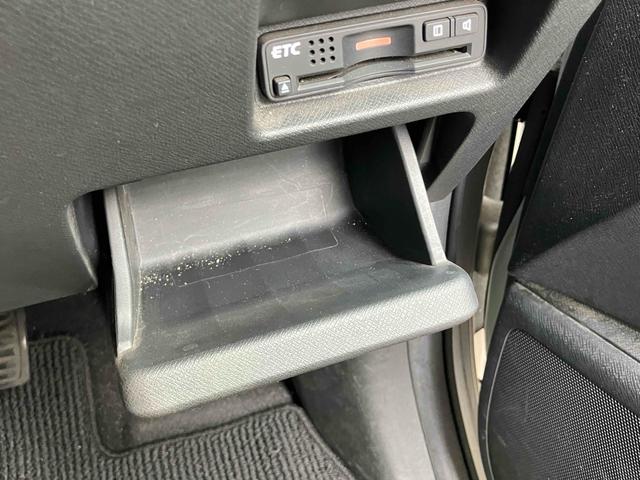 ステップワゴンスパーダ Z ETC バックカメラ ナビ TV 両側電動スライドドア オートライト HID スマートキー 電動格納ミラー 3列シート CVT アルミホイール CD DVD再生 盗難防止システム 衝突安全ボディ(48枚目)