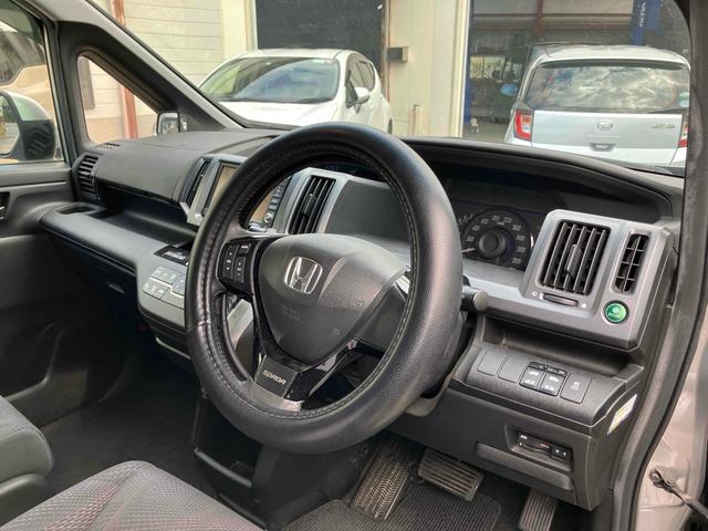 ステップワゴンスパーダ Z ETC バックカメラ ナビ TV 両側電動スライドドア オートライト HID スマートキー 電動格納ミラー 3列シート CVT アルミホイール CD DVD再生 盗難防止システム 衝突安全ボディ(52枚目)