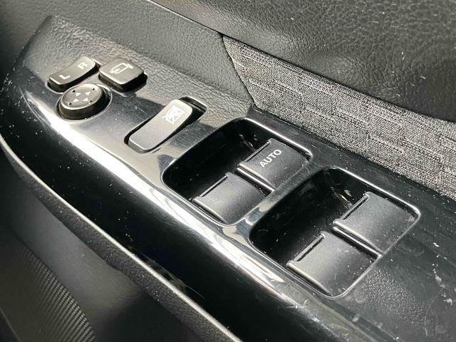 スペーシアカスタム ＴＳ　バックカメラ　両側電動スライドドア　衝突被害軽減システム　オートライト　ＨＩＤ　スマートキー　アイドリングストップ　電動格納ミラー　ベンチシート　ＣＶＴ　盗難防止システム　ＡＢＳ　ＥＳＣ（11枚目）