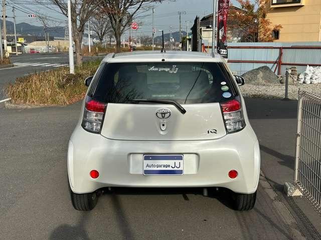 iQ 100G ワンオーナー スマートキー プッシュスタート セキュリティー ETC 純正アルミホイール ドライブレコーダー(4枚目)