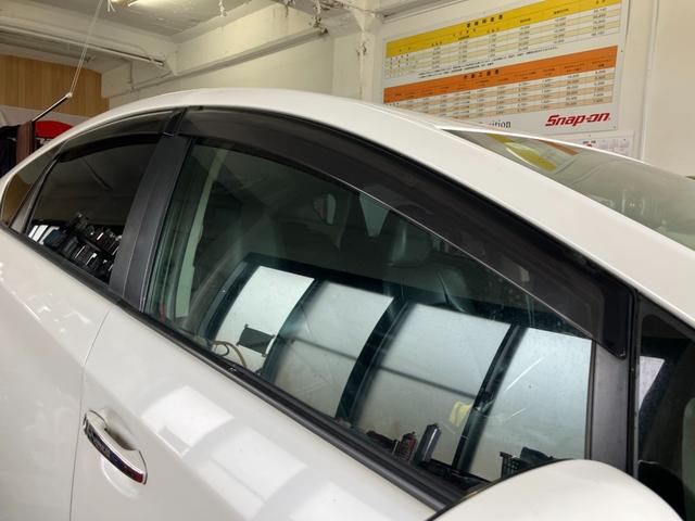 プリウス Ｓツーリングセレクション・Ｇ’ｓ　ＥＴＣ／Ｇ’ｓアルミホイール／スマートキー／デジタルインナーミラー／ＨＩＤヘッドランプ（21枚目）