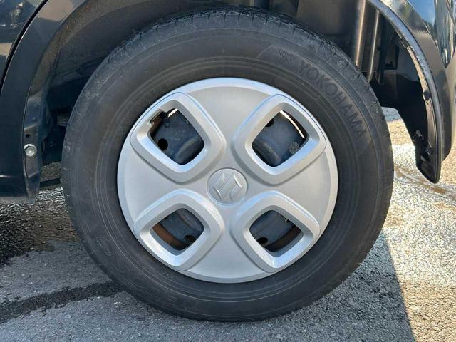 アルト Ｌ　アイドリングストップ　シートヒーター　ＣＤデッキ　キーレスエントリー　ベンチシート　横滑り防止装置　ＡＢＳ　運転席・助手席エアバック（9枚目）