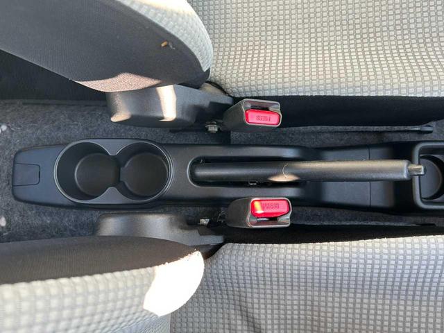 アルト Ｌ　アイドリングストップ　シートヒーター　ＣＤデッキ　キーレスエントリー　ベンチシート　横滑り防止装置　ＡＢＳ　運転席・助手席エアバック（26枚目）