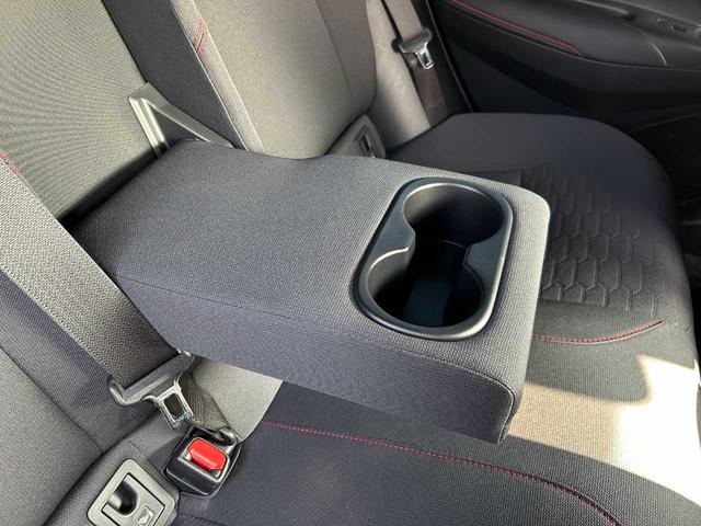 カローラスポーツ ハイブリッドＧ　Ｚ　モデリスタフルエアロ　純正フルセグナビ　Ｂｌｕｅｔｏｏｔｈ　ＣＤ／ＤＶＤ　バックカメラ　フロントカメラ　ＥＴＣ　ブラインドスポットモニター　オートライト　ＬＥＤヘッドライト　禁煙車（40枚目）