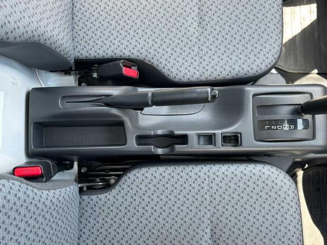 ＮＴ１００クリッパートラック ＤＸ　オートマ車　ＥＴＣ　ラジオ　エアコン　パワーステアリング　三方開　積載可能量３５０ｋｇ（25枚目）