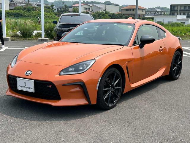 ＧＲ８６ ＲＺ　１０ｔｈアニバーサリーリミテッド　６ＡＴ　フルセグナビ　Ｂｌｕｅｔｏｏｔｈ　バックカメラ　シートヒーター　ＥＴＣ（4枚目）