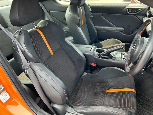 ＧＲ８６ ＲＺ　１０ｔｈアニバーサリーリミテッド　６ＡＴ　フルセグナビ　Ｂｌｕｅｔｏｏｔｈ　バックカメラ　シートヒーター　ＥＴＣ（15枚目）