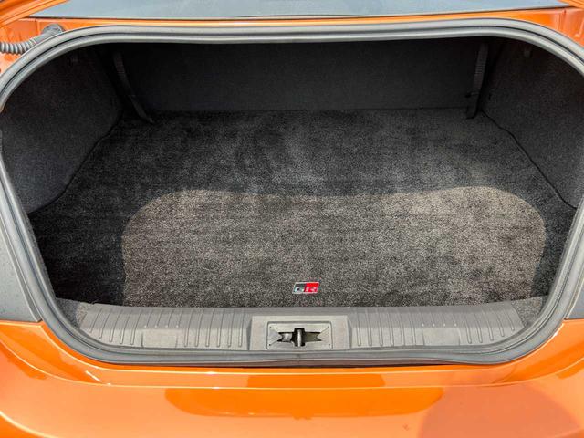 ＧＲ８６ ＲＺ　１０ｔｈアニバーサリーリミテッド　６ＡＴ　フルセグナビ　Ｂｌｕｅｔｏｏｔｈ　バックカメラ　シートヒーター　ＥＴＣ（36枚目）