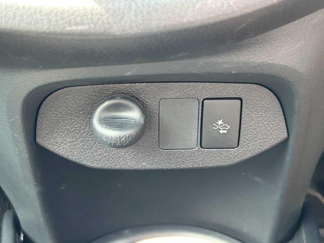ヴィッツ Ｆ　セーフティーエディションＩＩＩ　禁煙車　純正フルセグナビ　Ｂｌｕｅｔｏｏｔｈ　バックカメラ　ＥＴＣ　オートライト　ＬＥＤヘッドライト　衝突軽減ブレーキ　オートマチックハイビーム　レーンアシスト（31枚目）