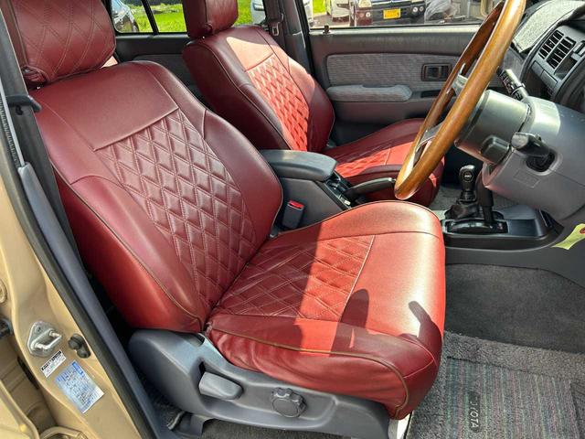 ハイラックスサーフ ＳＳＲ－Ｘ　インタークーラーターボ　ワイド　全塗装　サンルーフ　リフトアップ　ＭＯＭＯウッドステアリング　ＤＥＡＮ１６ＡＷ　グッドリッチＴ／Ａタイヤ　Ｆ／Ｒメッキバンパー　トヨタエンブレムグリル（20枚目）