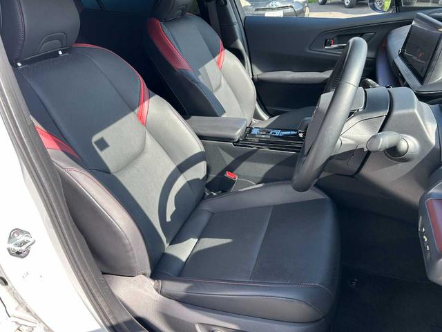 プリウス Ｚ　ガラスルーフ　純正ナビ　フルセグ　Ｂｌｕｅｔｏｏｔｈ　全方位モニター　シートヒーター　シートクーラー　パワーシート　シートメモリー　クルコン　電動リアゲート（15枚目）