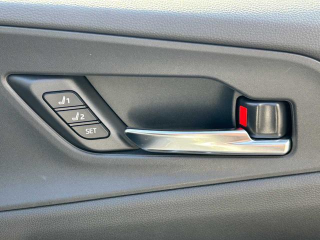 プリウス Ｚ　ガラスルーフ　純正ナビ　フルセグ　Ｂｌｕｅｔｏｏｔｈ　全方位モニター　シートヒーター　シートクーラー　パワーシート　シートメモリー　クルコン　電動リアゲート（19枚目）