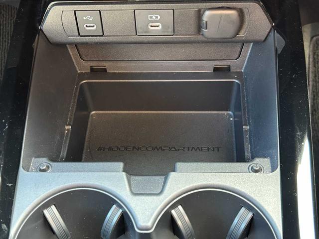 プリウス Ｚ　ガラスルーフ　純正ナビ　フルセグ　Ｂｌｕｅｔｏｏｔｈ　全方位モニター　シートヒーター　シートクーラー　パワーシート　シートメモリー　クルコン　電動リアゲート（35枚目）