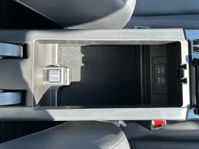 プリウス Ｚ　ガラスルーフ　純正ナビ　フルセグ　Ｂｌｕｅｔｏｏｔｈ　全方位モニター　シートヒーター　シートクーラー　パワーシート　シートメモリー　クルコン　電動リアゲート（38枚目）