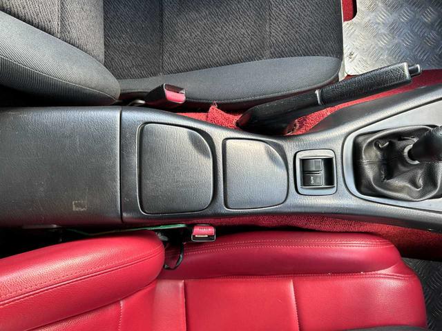 ユーノスロードスター Ｒ２リミテッド　ＢＰ－ＶＥ型エンジン載替　６ＭＴ　フルコン制御　社外エキマニ　東名ポンカム　スポーツキャタライザー　オーリンズ車高調　クスコ１．５ＷＡＹデフ　ＮＢダッシュ（32枚目）