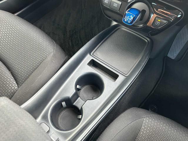 プリウス S アルパイン9インチナビ フルセグ Bluetooth HDMI バックカメラ ETC クルコン(32枚目)