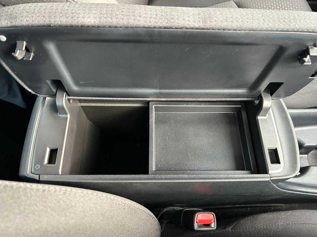 プリウス S アルパイン9インチナビ フルセグ Bluetooth HDMI バックカメラ ETC クルコン(35枚目)