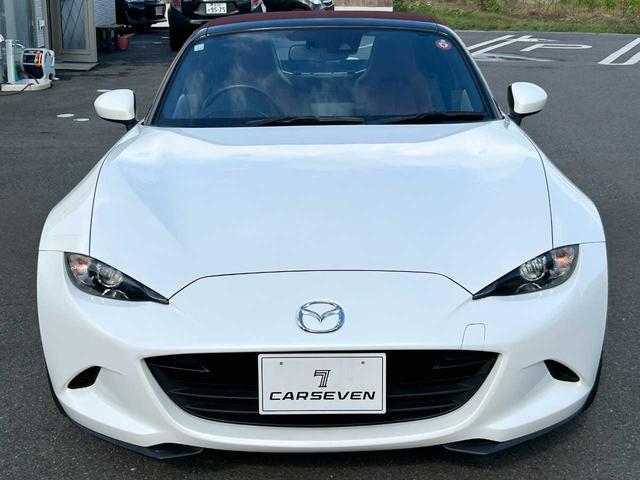 ロードスター １００周年特別記念車　６速ＭＴ　赤革　ＢＯＳＥ　ダークチェリーソフトトップ　ＴＶ　ＤＶＤ再生　シートヒーター　クリアランスソナー　バックカメラ　Ｂｌｕｅｔｏｏｔｈ（4枚目）