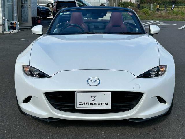 ロードスター １００周年特別記念車　６速ＭＴ　赤革　ＢＯＳＥ　ダークチェリーソフトトップ　ＴＶ　ＤＶＤ再生　シートヒーター　クリアランスソナー　バックカメラ　Ｂｌｕｅｔｏｏｔｈ（5枚目）