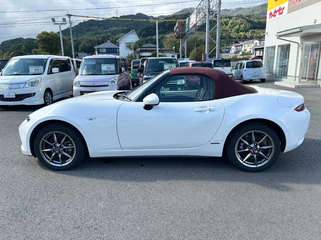 ロードスター １００周年特別記念車　６速ＭＴ　赤革　ＢＯＳＥ　ダークチェリーソフトトップ　ＴＶ　ＤＶＤ再生　シートヒーター　クリアランスソナー　バックカメラ　Ｂｌｕｅｔｏｏｔｈ（10枚目）