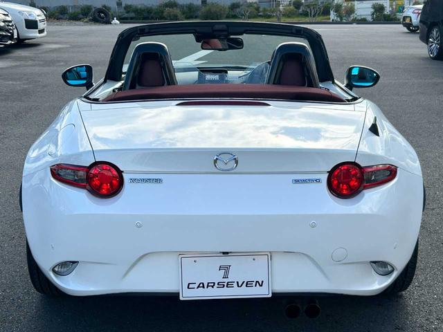 ロードスター １００周年特別記念車　６速ＭＴ　赤革　ＢＯＳＥ　ダークチェリーソフトトップ　ＴＶ　ＤＶＤ再生　シートヒーター　クリアランスソナー　バックカメラ　Ｂｌｕｅｔｏｏｔｈ（15枚目）