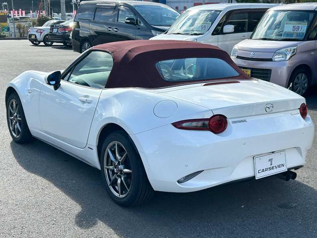 ロードスター １００周年特別記念車　６速ＭＴ　赤革　ＢＯＳＥ　ダークチェリーソフトトップ　ＴＶ　ＤＶＤ再生　シートヒーター　クリアランスソナー　バックカメラ　Ｂｌｕｅｔｏｏｔｈ（16枚目）