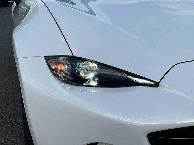 ロードスター １００周年特別記念車　６速ＭＴ　赤革　ＢＯＳＥ　ダークチェリーソフトトップ　ＴＶ　ＤＶＤ再生　シートヒーター　クリアランスソナー　バックカメラ　Ｂｌｕｅｔｏｏｔｈ（19枚目）