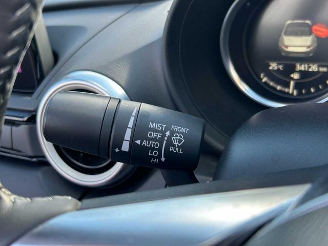 ロードスター １００周年特別記念車　６速ＭＴ　赤革　ＢＯＳＥ　ダークチェリーソフトトップ　ＴＶ　ＤＶＤ再生　シートヒーター　クリアランスソナー　バックカメラ　Ｂｌｕｅｔｏｏｔｈ（28枚目）