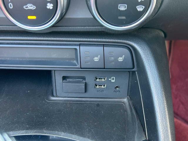 ロードスター １００周年特別記念車　６速ＭＴ　赤革　ＢＯＳＥ　ダークチェリーソフトトップ　ＴＶ　ＤＶＤ再生　シートヒーター　クリアランスソナー　バックカメラ　Ｂｌｕｅｔｏｏｔｈ（34枚目）