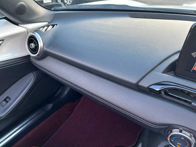 ロードスター １００周年特別記念車　６速ＭＴ　赤革　ＢＯＳＥ　ダークチェリーソフトトップ　ＴＶ　ＤＶＤ再生　シートヒーター　クリアランスソナー　バックカメラ　Ｂｌｕｅｔｏｏｔｈ（40枚目）