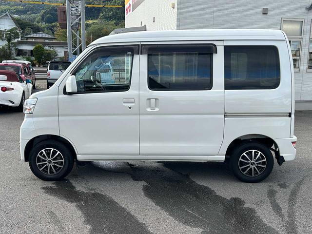 サンバーバン ＶＣスマートアシスト　５ＭＴ　４ＷＤ　ＬＥＤヘッドランプ　フォグランプ　キーレス　Ｂｌｕｅｔｏｏｔｈ　ＣＤ（6枚目）