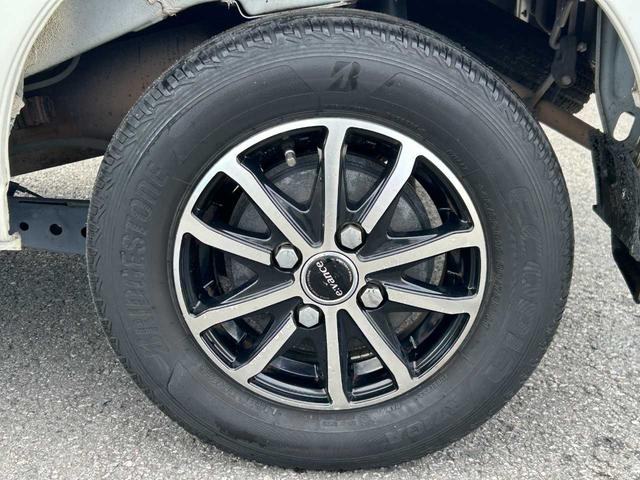 サンバーバン ＶＣスマートアシスト　５ＭＴ　４ＷＤ　ＬＥＤヘッドランプ　フォグランプ　キーレス　Ｂｌｕｅｔｏｏｔｈ　ＣＤ（11枚目）