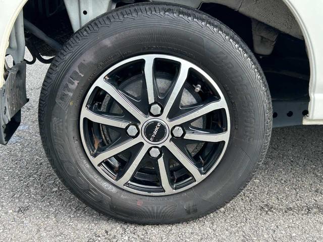 サンバーバン ＶＣスマートアシスト　５ＭＴ　４ＷＤ　ＬＥＤヘッドランプ　フォグランプ　キーレス　Ｂｌｕｅｔｏｏｔｈ　ＣＤ（12枚目）