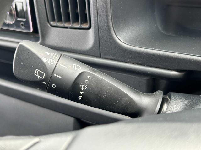 サンバーバン ＶＣスマートアシスト　５ＭＴ　４ＷＤ　ＬＥＤヘッドランプ　フォグランプ　キーレス　Ｂｌｕｅｔｏｏｔｈ　ＣＤ（23枚目）