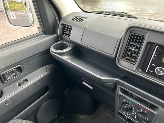 サンバーバン ＶＣスマートアシスト　５ＭＴ　４ＷＤ　ＬＥＤヘッドランプ　フォグランプ　キーレス　Ｂｌｕｅｔｏｏｔｈ　ＣＤ（27枚目）