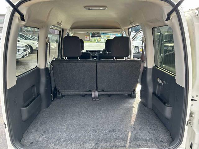 サンバーバン ＶＣスマートアシスト　５ＭＴ　４ＷＤ　ＬＥＤヘッドランプ　フォグランプ　キーレス　Ｂｌｕｅｔｏｏｔｈ　ＣＤ（30枚目）