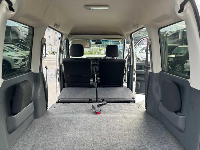 サンバーバン ＶＣスマートアシスト　５ＭＴ　４ＷＤ　ＬＥＤヘッドランプ　フォグランプ　キーレス　Ｂｌｕｅｔｏｏｔｈ　ＣＤ（31枚目）