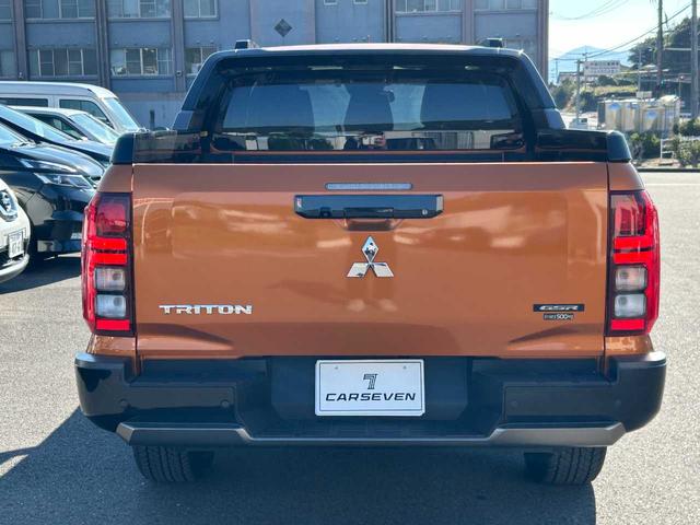 トライトン ＧＳＲ　純正９型ナビ　フルセグ　Ｂｌｕｅｔｏｏｔｈ　全周囲カメラ　シートヒーター　パワーシート　レーダークルーズ（8枚目）