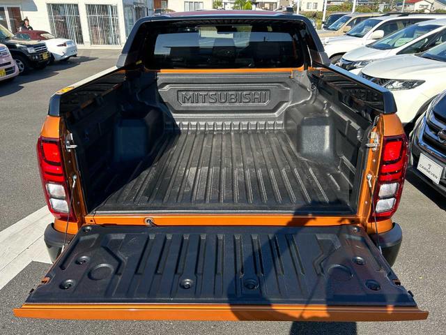 トライトン ＧＳＲ　純正９型ナビ　フルセグ　Ｂｌｕｅｔｏｏｔｈ　全周囲カメラ　シートヒーター　パワーシート　レーダークルーズ（10枚目）